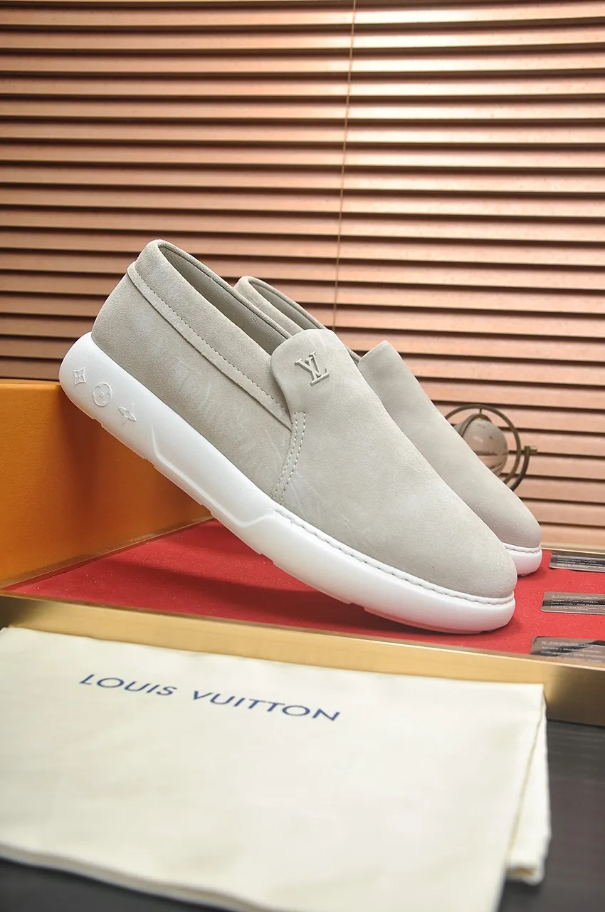 Men's men's shoes 💰700💶[LOUIS VUITTON] new original order 🍀LV Louis Vuitton * - top version of LV classic trendy shoes! Made of imported original LV fabric with rubber surface, breathable cowhide lining, and original wear-resistant rubber foam outsole! High quality products! The yardage is 38-44.